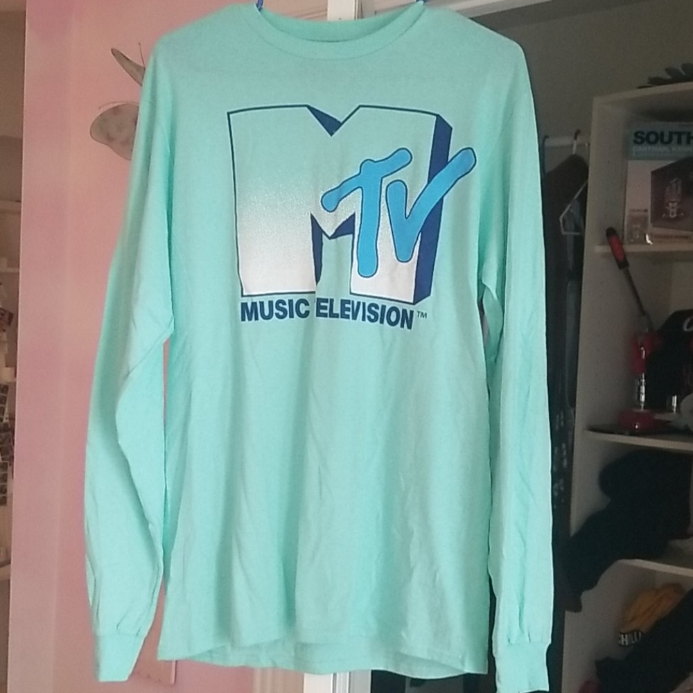 New with tags unisex MTV shirt!
